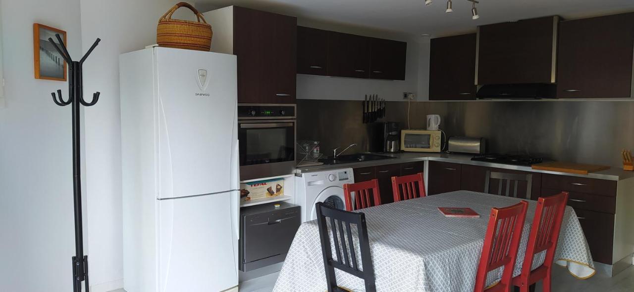 Les Mondes - Appartement Bas De Maison Ensues-la-Redonne Exterior photo